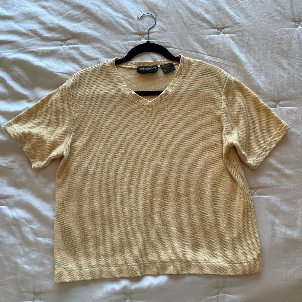 Pale Yellow Knit V neck short sleeve top